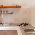Robinson House * Zrnovo