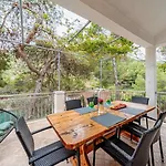 Vakantiehuis Robinson House Zrnovo