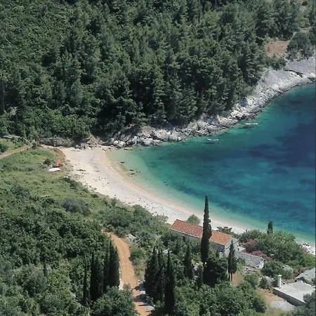 Vikendica Robinson House