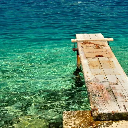 Vikendica Robinson House Zrnovo