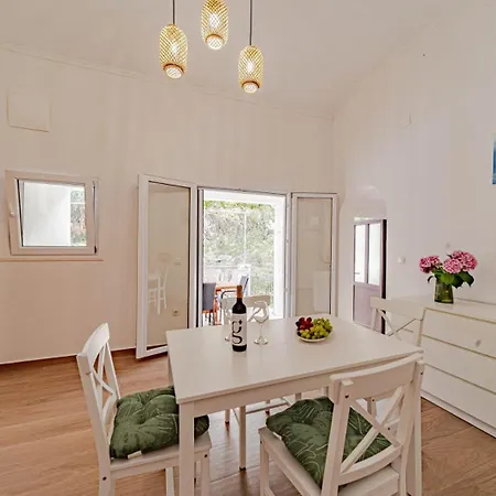 Robinson House Vikendica *