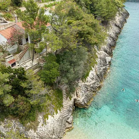 Robinson House