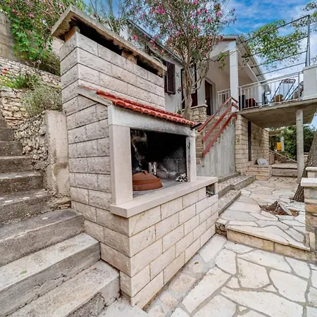 Robinson House Zrnovo